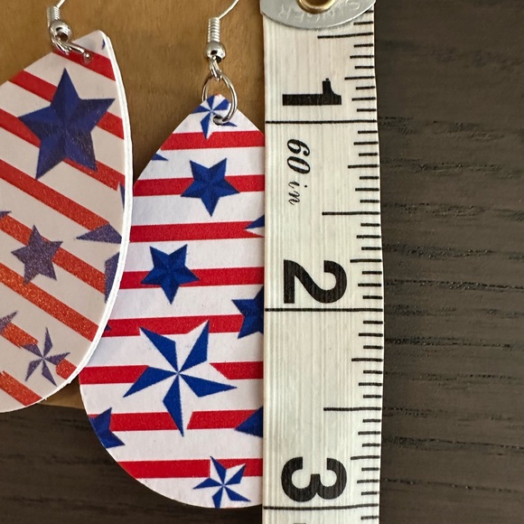 Patriotic Star Earrings NWOT - Picture 3 of 7